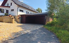 Nad Hřištěm 441